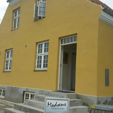 Πανσιόν Madsens *
